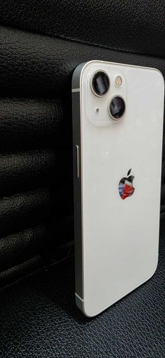 iPhone 13 128gb бял перфектен