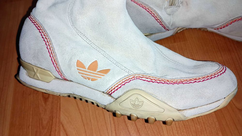 Adidas ботушки естествен велур