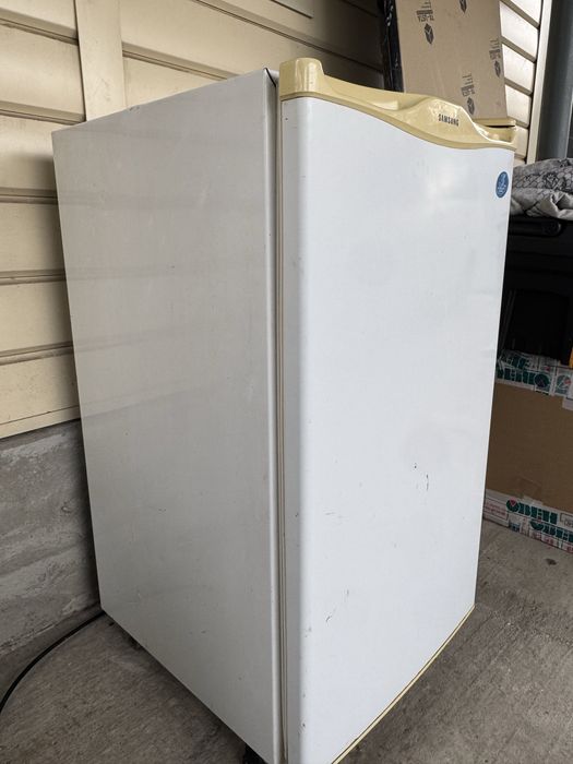 Мини холодильник маленький Samsung