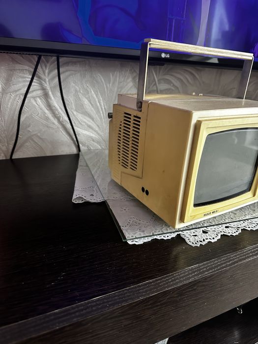 Продам телевизор