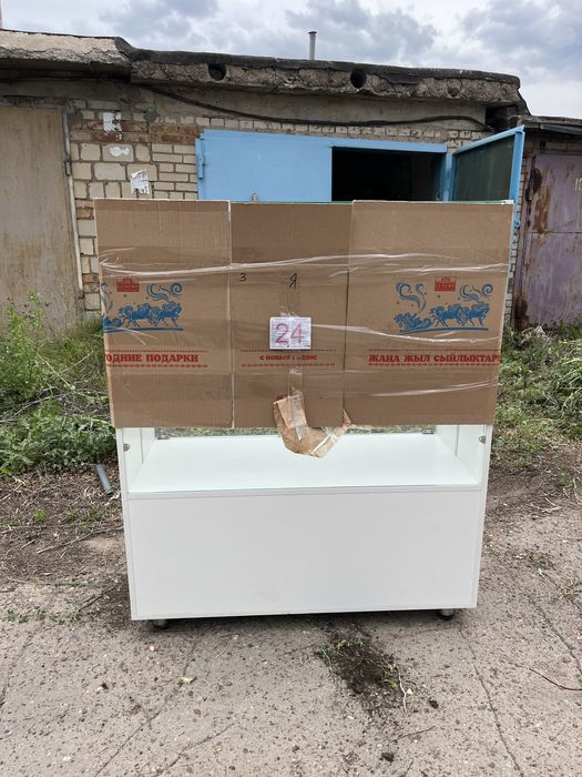 Продам готовые витрины.