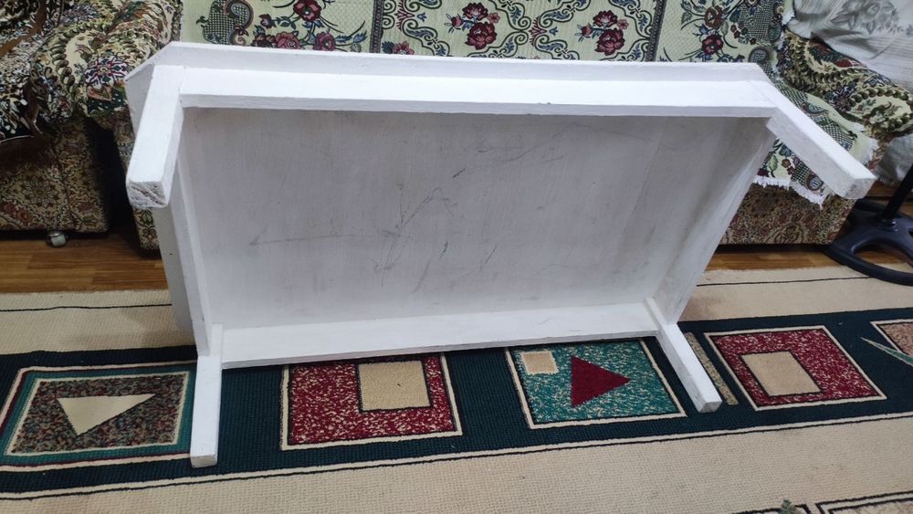 Стол хонтахта размер 75х125.