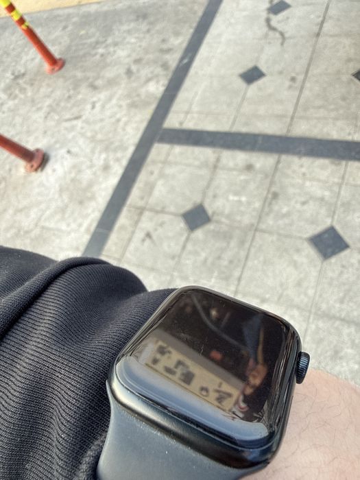 Iwatch se 2  82% 44mm