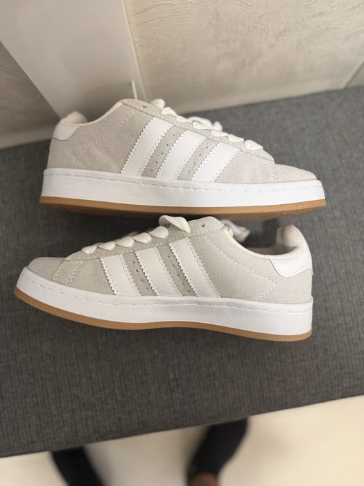Продавам обувки adidas