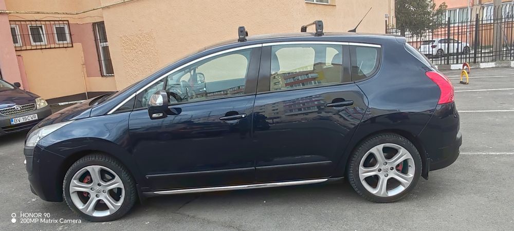 Vând Peugeot 3008
