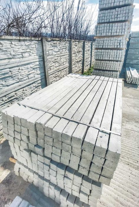 Stalpi spalieri din beton  pentru imprejmuiri si Garduri ornamentale