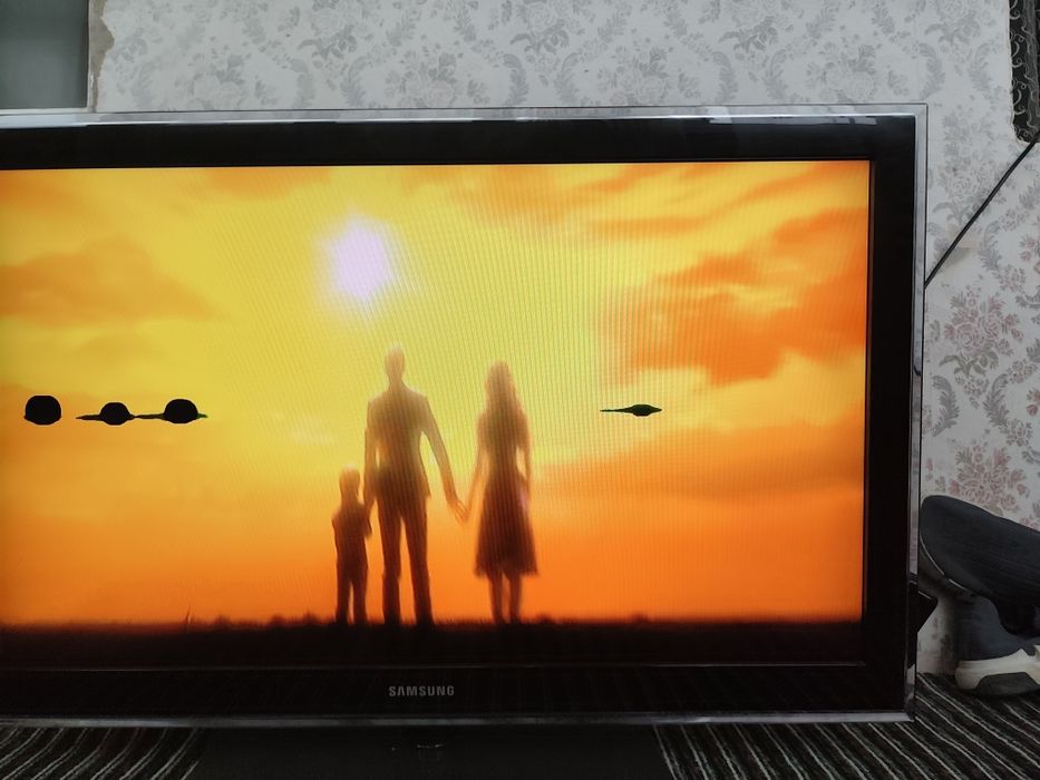 Телевизор samsung