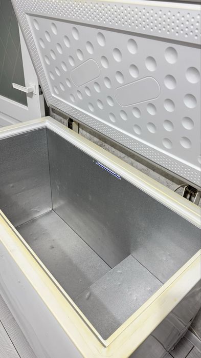 Продам морозильную камеру