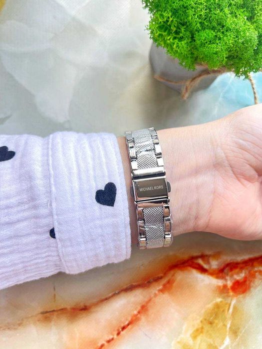 Ceas de mână damă Model 6 – Design Elegant – Cutie Cadou Inclusă