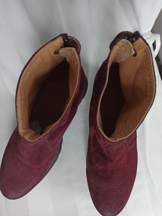 Нови кожени боти