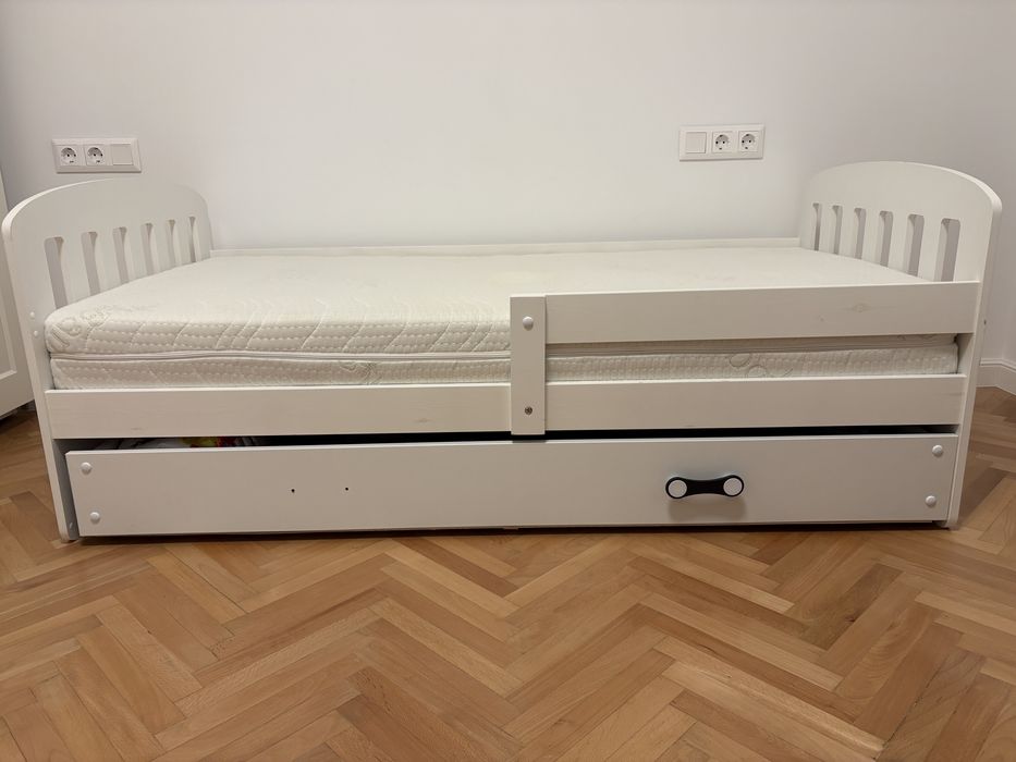 Pătuț de bebeluș / copil – alb, cu sertar