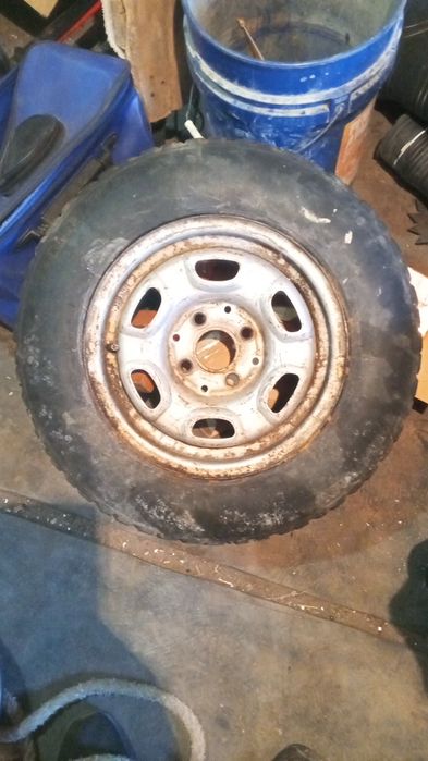 Продам колёса нива