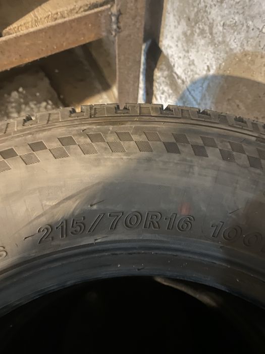 215/70/16 комплект резины