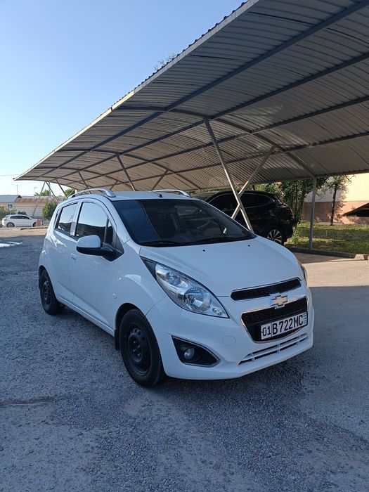 Chevrolet Spark avtomat benzin 2017 srochna sotiladi