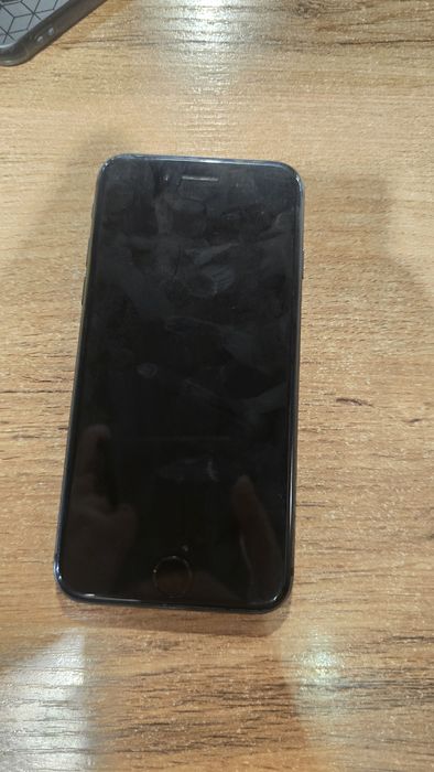 Продам iPhone  8