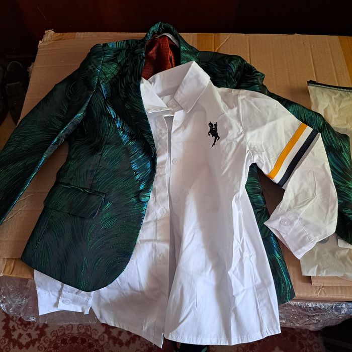 Sacou  verde. ,,,sacou+cămașă, pt copiii