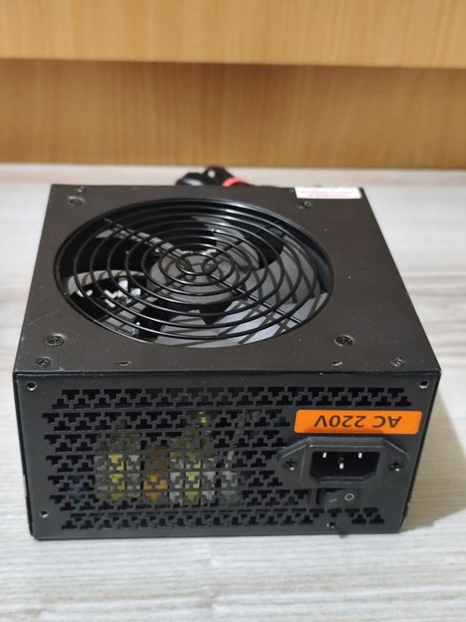 Vand sursa Segotep Nuclear Aircraft Carrier H9+ 520W 85% semimodulara