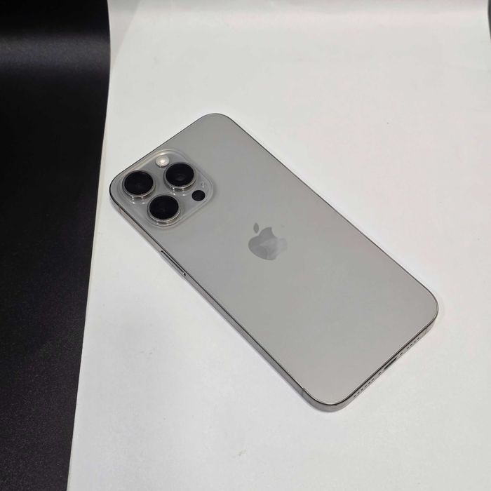 HOPE AMANET P8 Iphone 15 Pro Max  256 GB 90 Bat Zgarieturi mici ecran