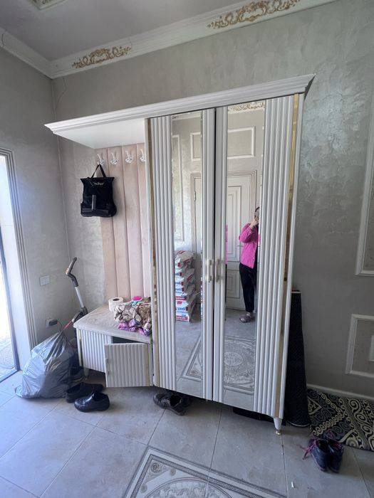 Прихожка шкаф продам