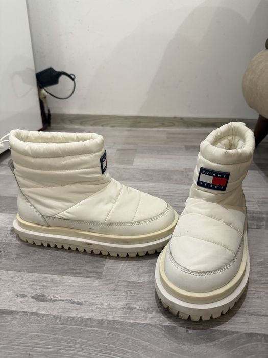 TOMMY HILFIGER  Дамси зимни боти