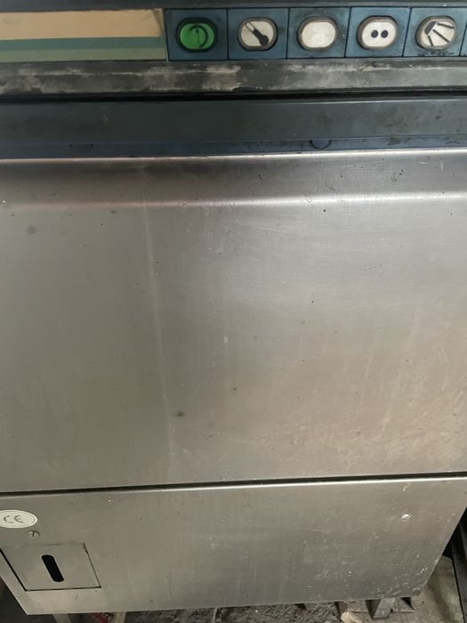 Vand masina spalat vase winterhalter