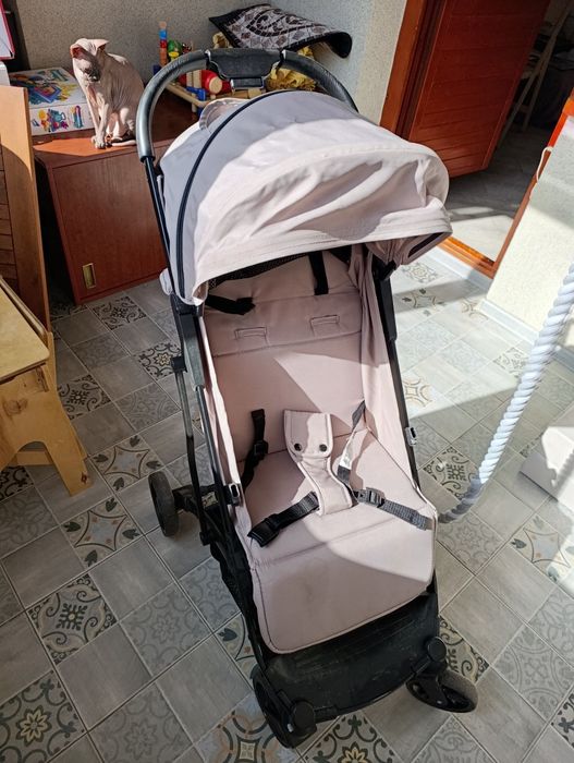 Коляска прогулочная