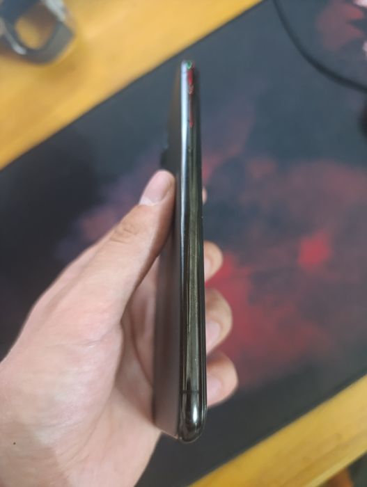Vând iPhone 11 Pro Max sau schimb cu model mai nou