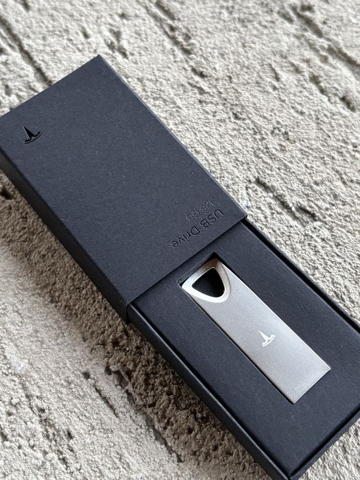 Stick USB Tesla original – 128 GB