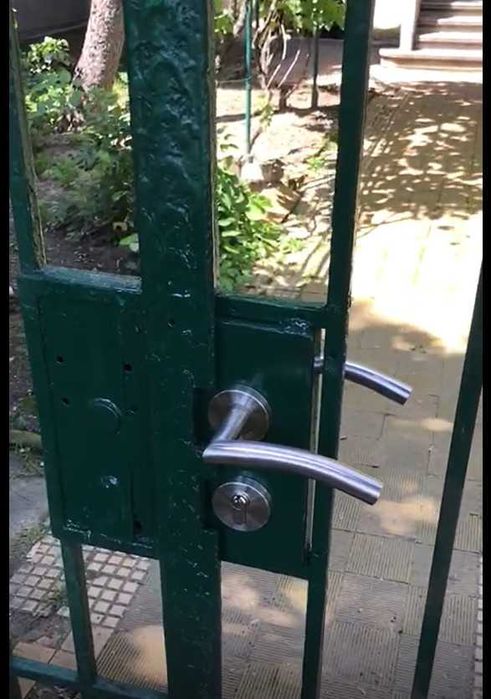 Montari Yale Broaste Manere Lacatus Reparatii Usi Timisoara