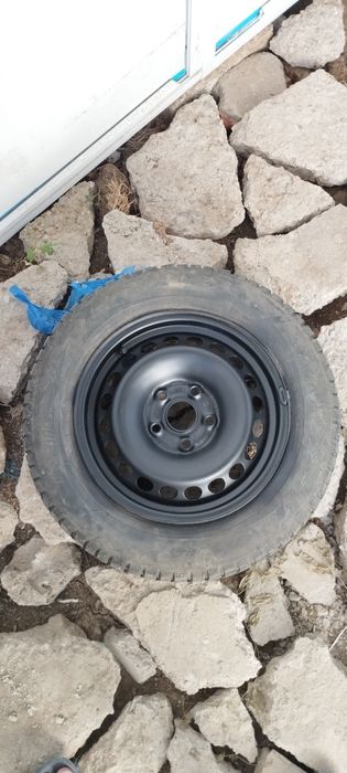 Зимние шипы для автомобиля