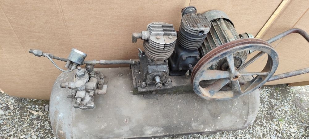 Compresor aer romanesc