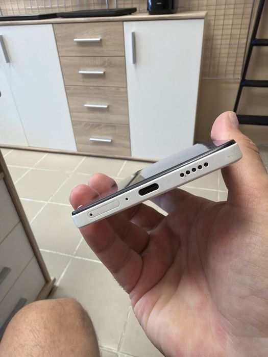 Xiaomi Redmi Note 12 Pro 5G 6+2/128gb - перфектни