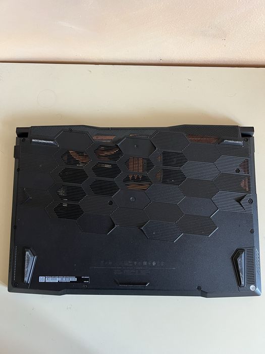 Геймърски лаптоп MSI GL76 360Hz+RAZER MAMBA TOURNAMENT