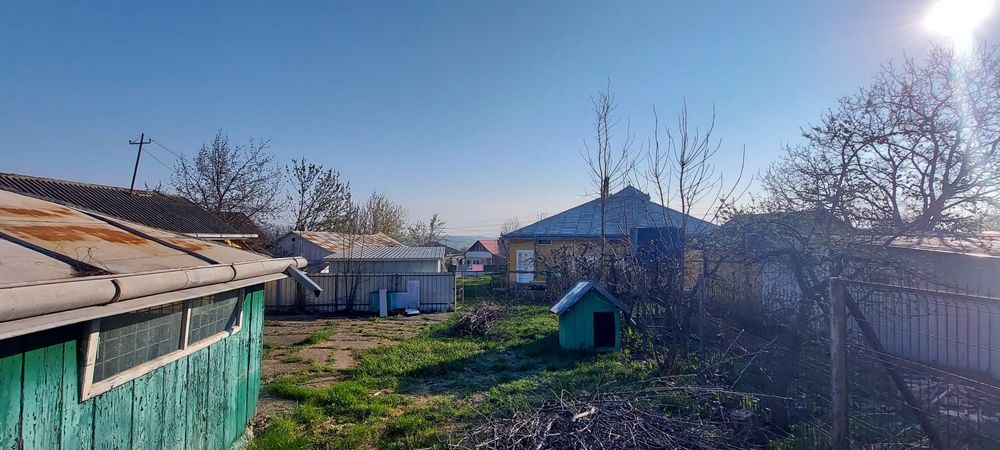 Vand casa si teren 10.000 mp-pret negociabil