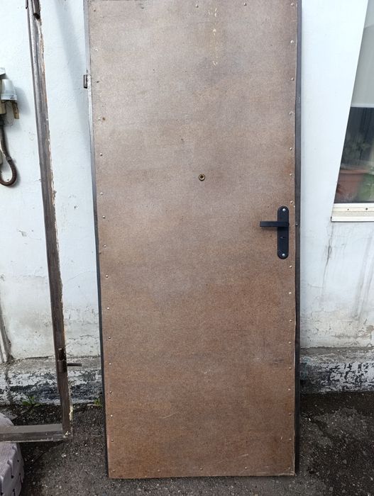 Двери металлические