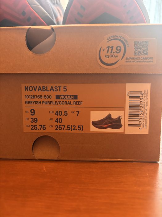 Asics маратонки