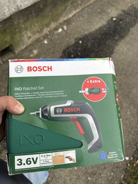 Șurubelniță electrică Bosch IXO 3.6V + set ratchet
