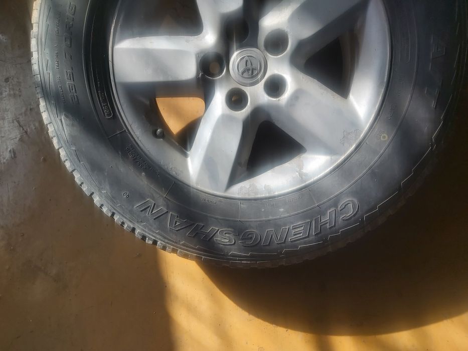 Джанти с гуми Тойота Рав 4 2003