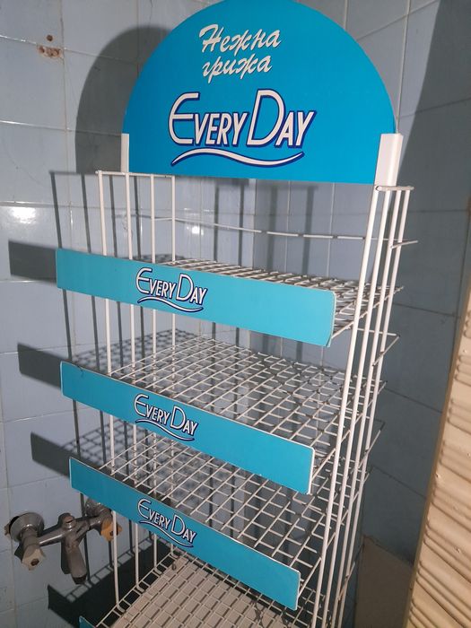 Метална рекламна етажерка Every Day шир. 36 вис 1.70м и 2 малки