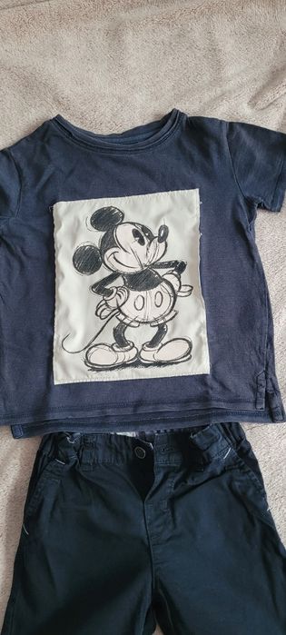 Pantaloni scurti și tricou cu Mickey Mouse pentru copii marimea 92