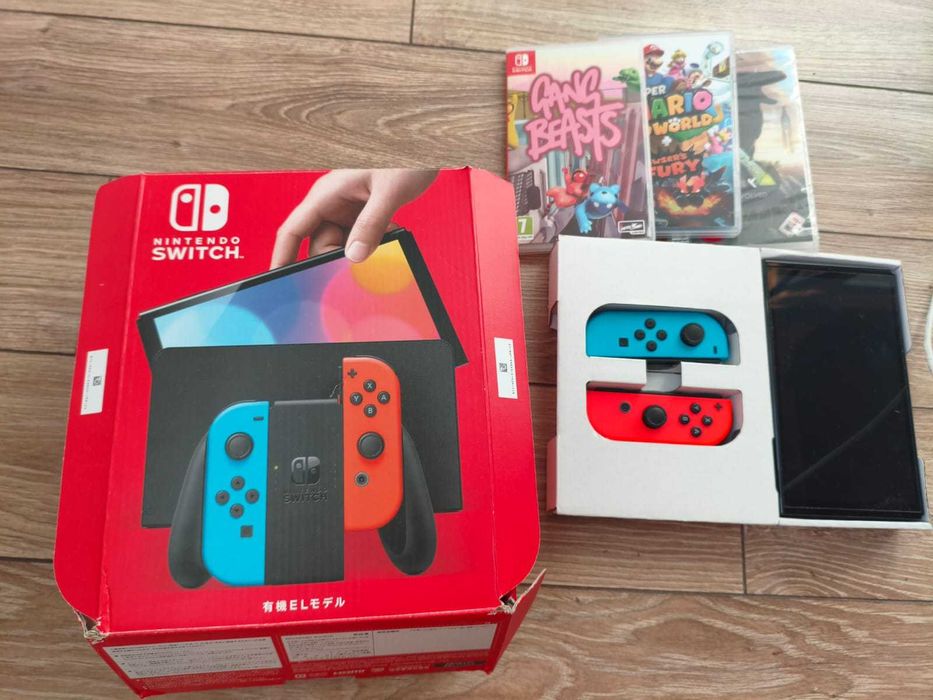 Игровая консоль Nintendo Switch OLED + 3 игры