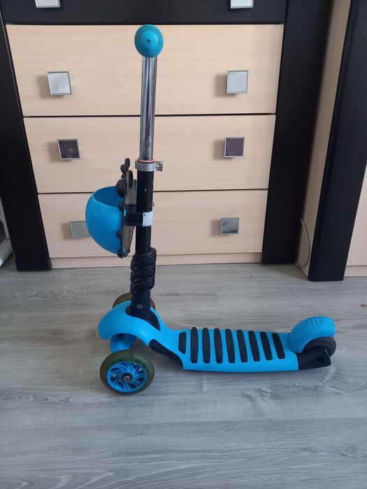 Детский самокат для 3 - 5 лет