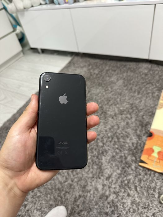 Vand iphone XR pentru piese/ recarosare