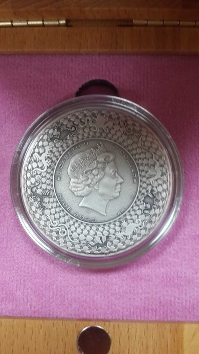 Серебряная монета Ацтекский дракон