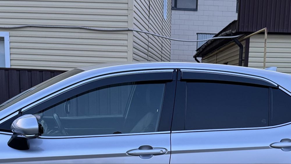 Ветравик камри 70