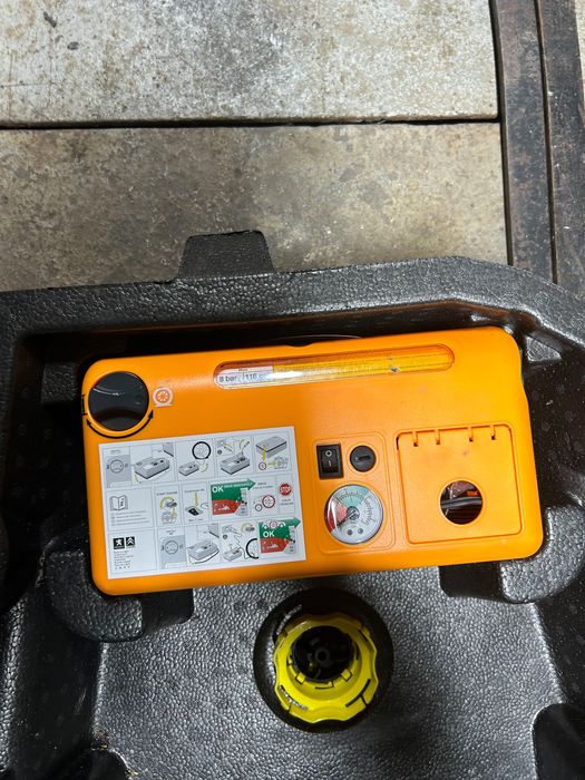 Компресор с пяна за резервна гума Пежо 208