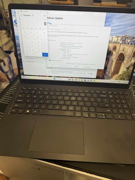 Dell Vostro 3520 i5-1235U 16GB RAM 512GB SSD Full HD