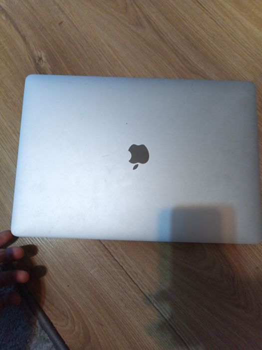 Macbookpro A2141 Emc 3347 2019 Defect pentru piese