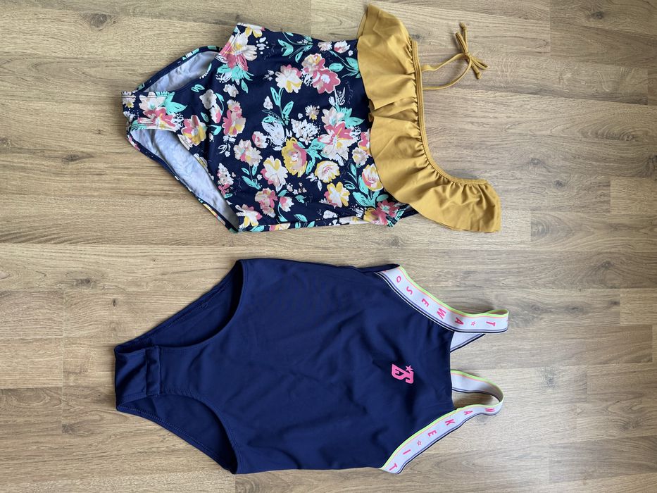 Прекраен лот бански 10-12 години***