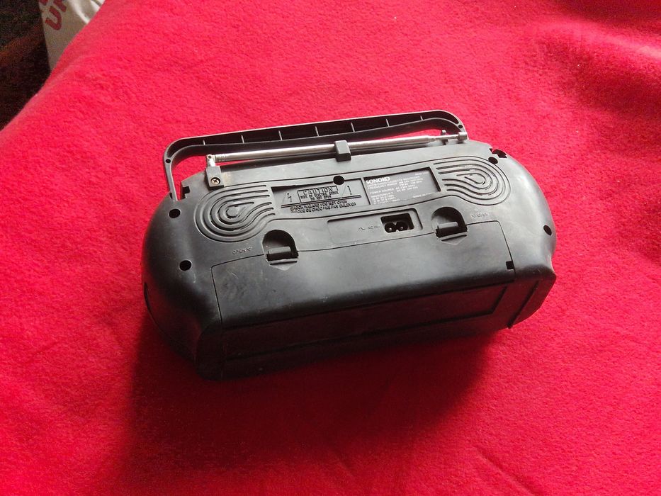Radio casetofon  .